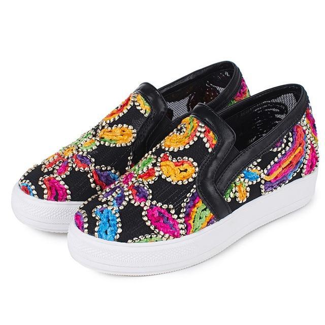 Women Shoes Casual Flats Shoes Embroidered Slip On Female Comfortable Shoes