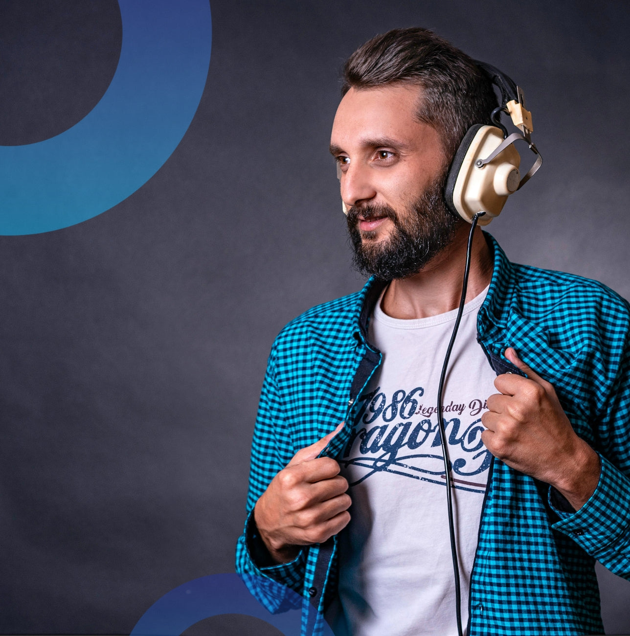 Headphones & Headsets