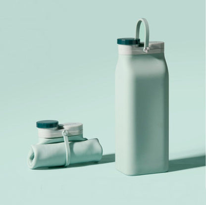 Portable Silicone Water Bottle, with High-Temperature Resistant Design, Easy to Clean, Foldable, Large Capacity and Food Grade Silicone, for Travel, Sports, Camping and More