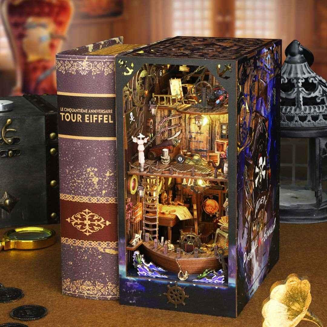 Pirate Captain's Aden Ship DIY Book Nook Kit