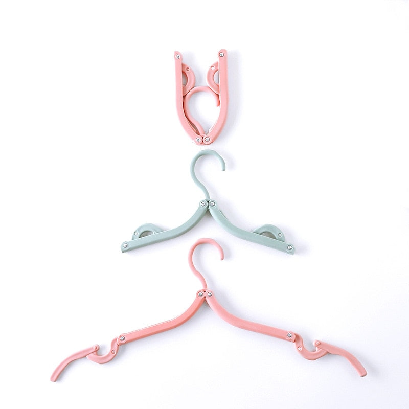 Foldable hanger