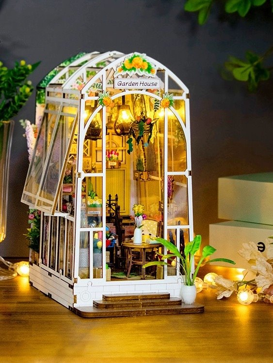 Garden House |  DIY Book Nook Kit
