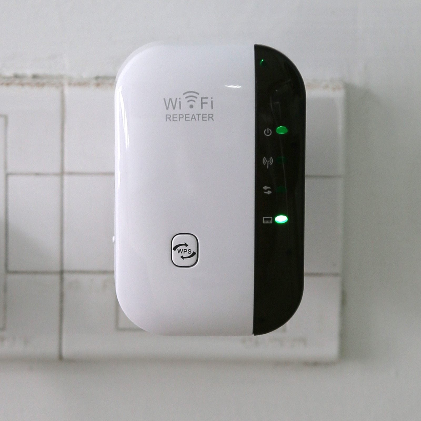 2 Types Wireless WiFi Repeater Wi fi Range Extender 300Mbps Signal Amplifier 802.11N/B/G Booster Repetidor Wi fi Reapeter