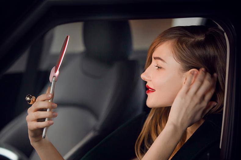 Wireless Charger Portable LED Makeup Mirror